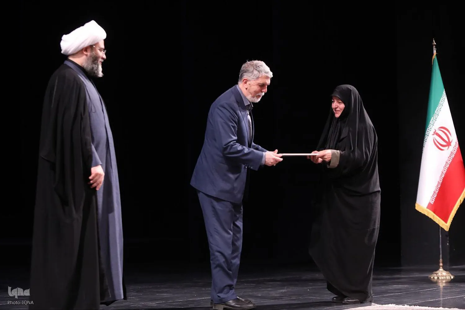 تقدیر وزیر فرهنگ از خانواده شهدای علمی جنگ ۱۲ روزه