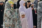 دهه هشتادی‌ و نودی‌ها در نماز عید فطر