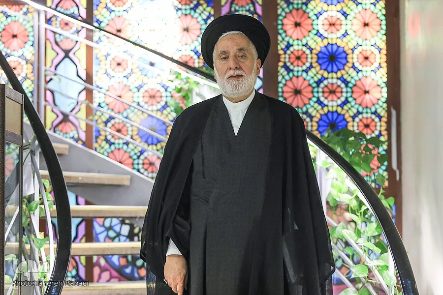 حلاوت نماز نزد امام حسین(ع) + فیلم