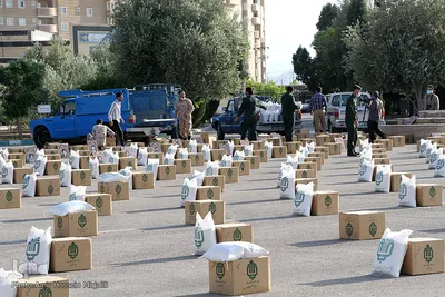 آغاز توزیع روزانه هزار بسته معیشتی و غذای گرم در استان یزد‎