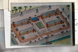 نقاشی از نمای کمپ 10 رمادی محل اسارت محمد جواد سالاریان که توسط یکی از آزادگان به او هدیه داده شده است.
