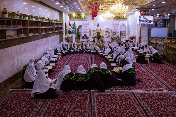 دورة ينابيع الرحمة القرآنية للفتيات في العتبة العباسية/ الاحتفاء بالمتخرّجين من دورتَيْن قرآنيتين في بابل