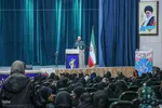 بدرقه ۳۰۰ دانش‌آموز دختر از مدارس شیراز به مناطق عملیاتی جنوب