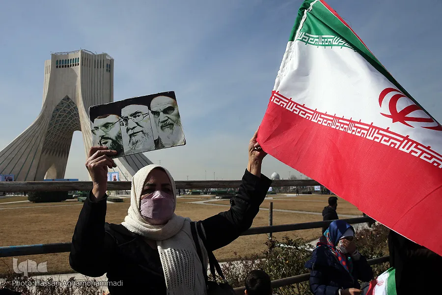 بالصور والفيديو...إيران تحيي الذكرى الـ42 لانتصار الثورة الإسلامية