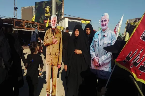دلتنگی زائران اربعین حسینی برای سردار سلیمانی + عکس