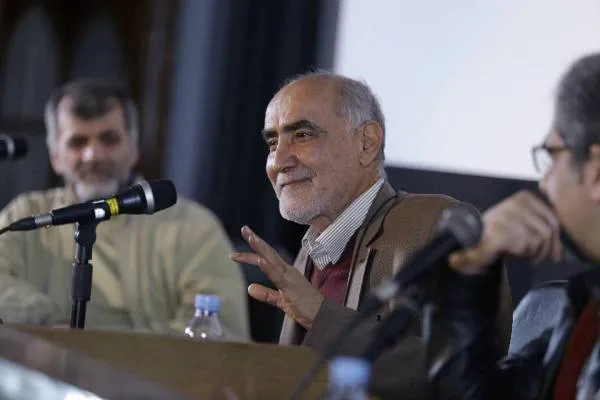 دوری از پروپاگاندا، رمز موفقیت «فیلم بازمانده» بود