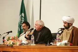Das Fachseminar “System der religiösen Bildung an Universitäten und Howze“ wurde an der Razawi-Universität stattgefundet
