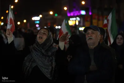 پای کار انقلاب