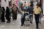 با ماسک در شهر