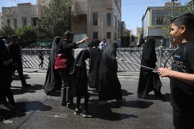 حرکت دسته های عزاداری به سمت حرم مطهر رضوی