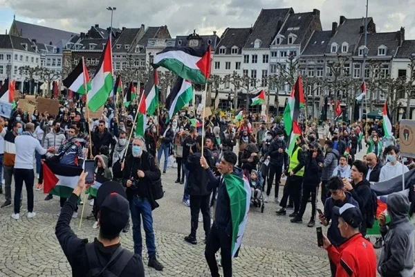 مظاهرات في هولندا أمام فروع ماكدونالدز دعماً للفلسطينيين في غزة