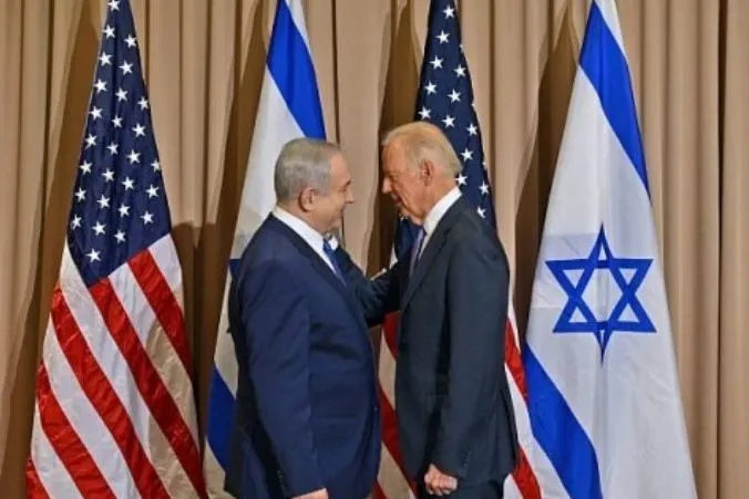 Biden ordina di rimuovere qualsiasi riferimento all’occupazione israeliana nel programma della campagna