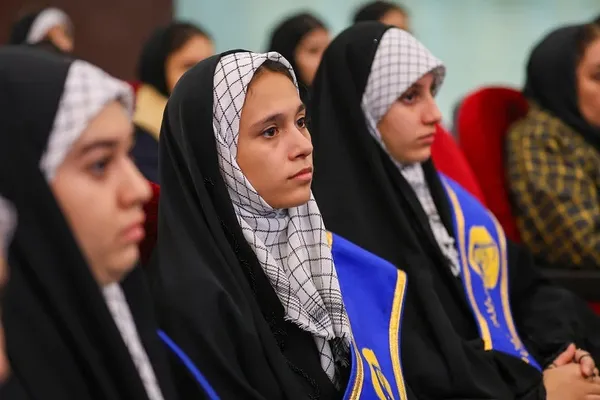 گشایش نمایشگاه «مدرسه انقلاب» در تبریز
