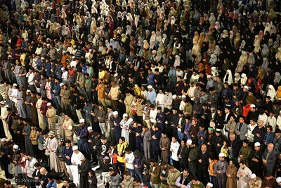 اقامه نماز جماعت مسلمانان جهان در رمضان