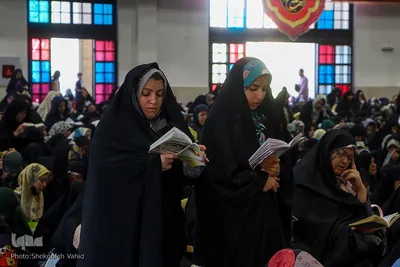 دعای عرفه در گلستان شهدای اصفهان