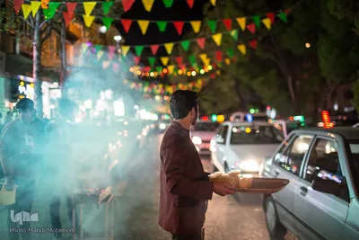 ⁨حال و هوای شب نیمه شعبان در شهر قزوین⁩