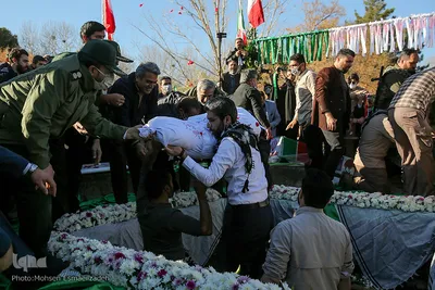 تشییع و خاکسپاری پیکر ۲ شهید گمنام دفاع مقدس در مشهد
