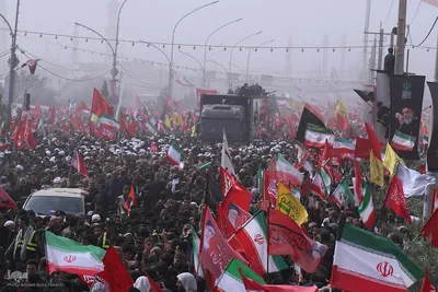 جلوه هایی از شکوه حضور مردم در تشییع با عظمت آقای شهید ایران در قم عکاس: احمدرضا مداح