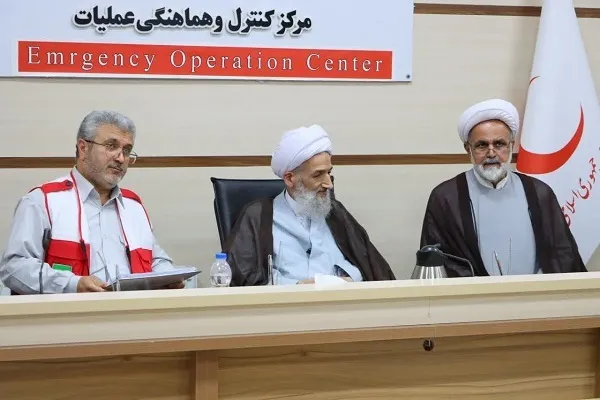 حضور آیت‌الله محمد باقر محمدی لائینی در مرکز کنترل و هماهنگی عملیات هلال احمر مازندران