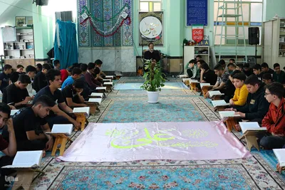 محفل بندگی نوجوانان نایینی در اعتکاف دانش‌آموزی