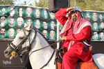 آیین نخل گردانی ظهر عاشورا در شاهدیه یزد