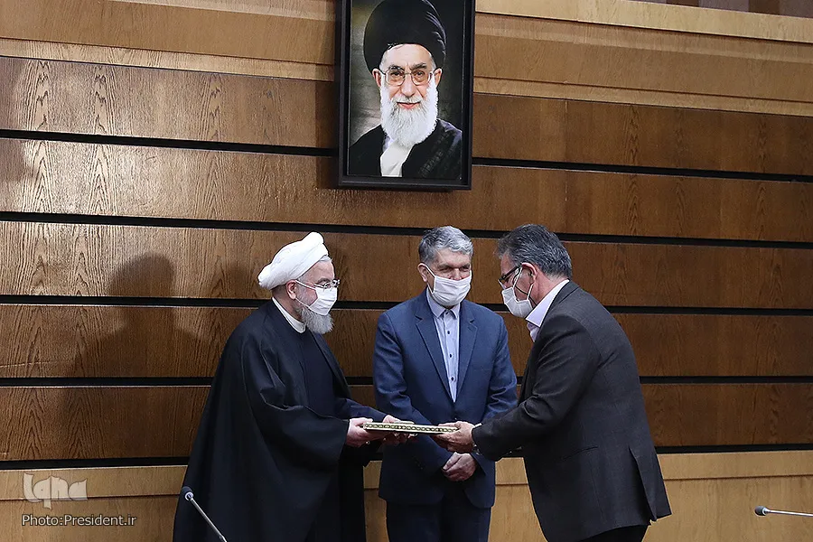 حفل تکریم خدّام القرآن في إیران بحضور الرئيس الايراني