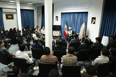 رونمایی از جلداول نخستین کتاب ایرانی آموزش زبان انگلیسی