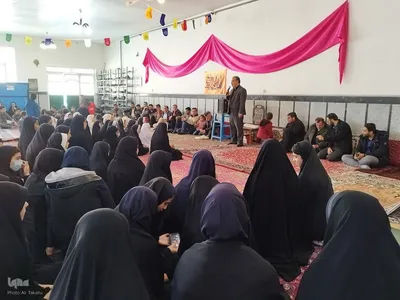 کرسی تلاوت قرآن کریم در پیهان ملایر‎