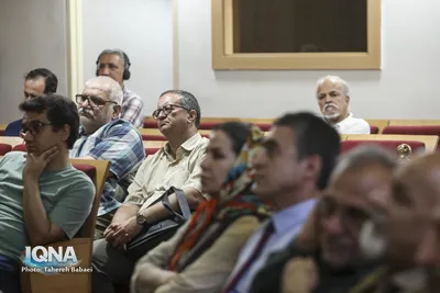 آیین رونمایی از قرآن زعفرانی کهن‌ترین نسخه کامل مورخ فارسی