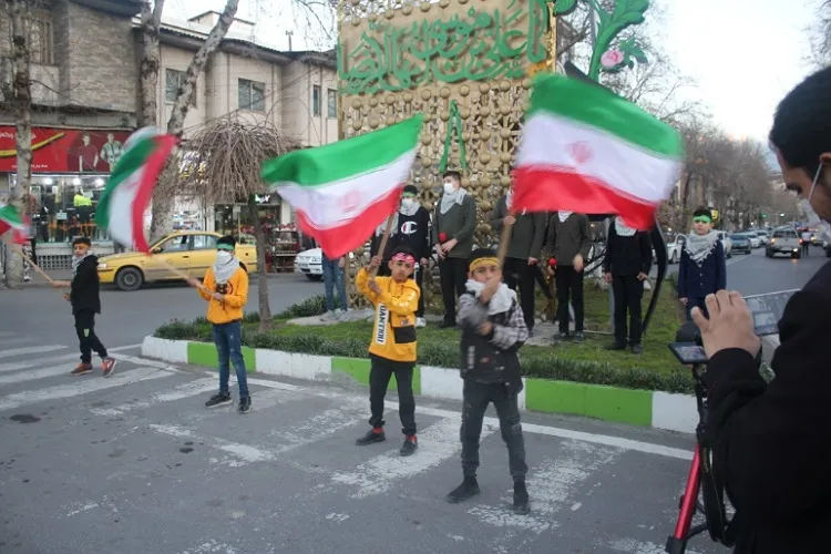 سرود «پرچم افتخار» در ۷۰ محله‌ از گرگان اجرا شد + عکس