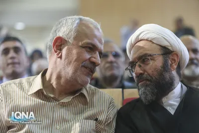 آیین رونمایی از قرآن زعفرانی کهن‌ترین نسخه کامل مورخ فارسی