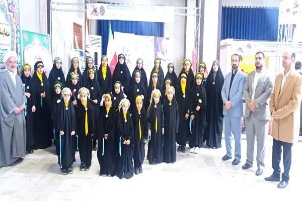 اجرای سرود گروه شهید ابراهیم هادی در نمایشگاه قرآن ساری