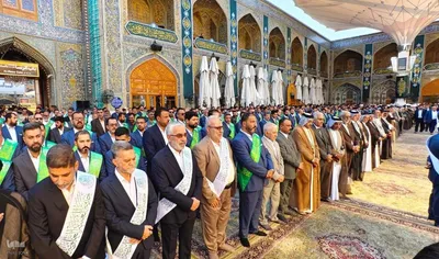 مراسم برافراشتن پرچم غدیر در حرم علوی