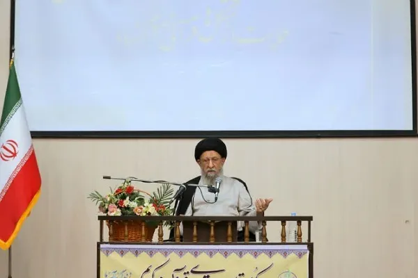 قرآن باید متناسب با مقتضیات زمان و فهم جامعه تفسیر شود