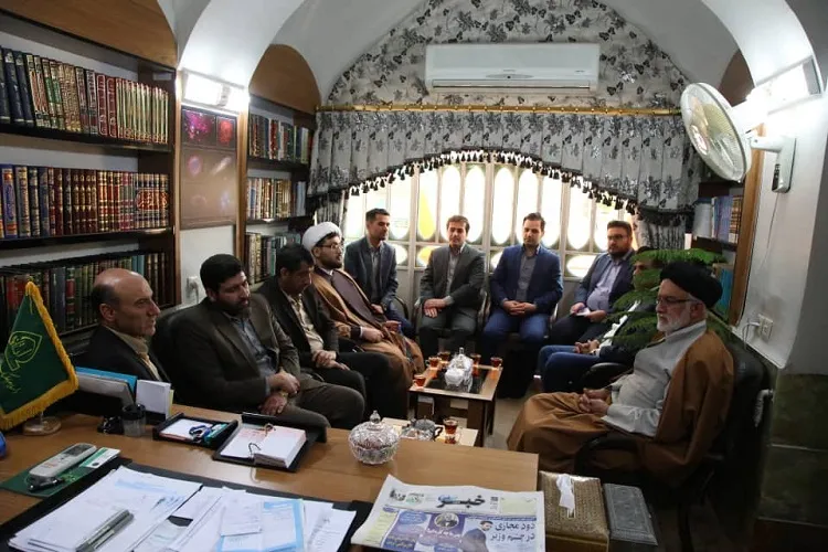 دیدگاه سیاسی خود را بر جامعه حاكم نكنیم