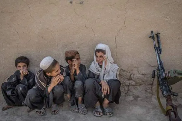 مستند «زندگی میان پرچم‌های جنگی» تولید شد