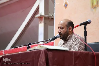 محفل جزء خوانی در نمایشگاه قرآن و عترت شیراز