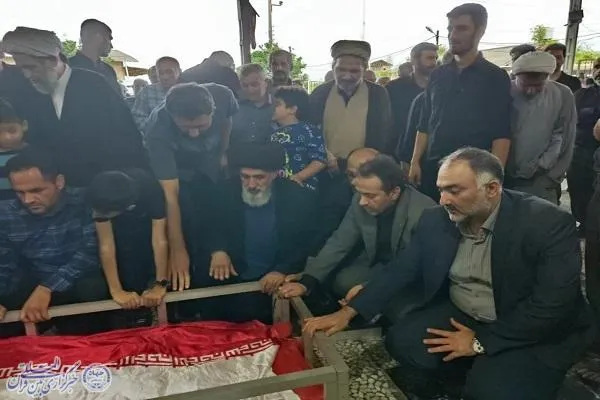 آیین تشییع پیکر مادر شهیدان رستم‌زاده گنجی در بابل