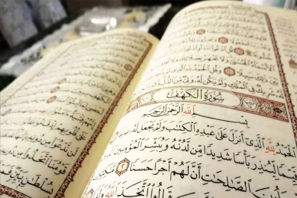 Azərbaycanda ən qədim Quran təfsirlərindən biri tərcümə olunub - Foto
