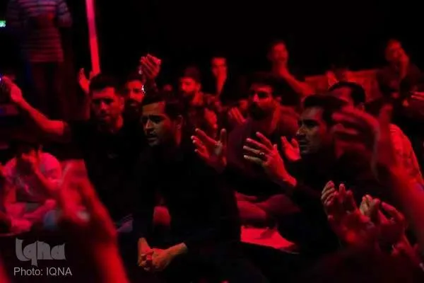 محفل «توسل‌خوانی» امدادگران بسیجی جمعیت هلال‌احمر