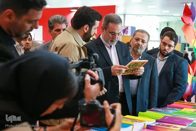 افتتاح ششمین نمایشگاه ایران نوشت