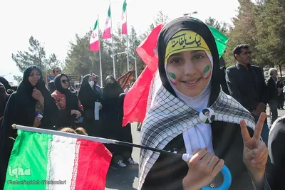 دهه نودی‌ها در راهپیمایی روز دانش‌آموز