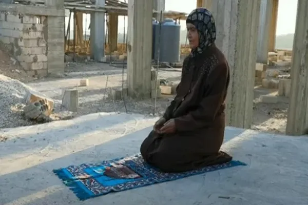 لبنان: كلمات مؤثرة من مسنة عزباء باعت كل أملاكها لتشييد مسجد
