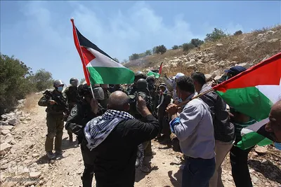 یورش نظامیان صهیونیست به تظاهرات فلسطینیان علیه شهرک‌سازی در شهرک «عصیره» استان نابلس کرانه باختری 