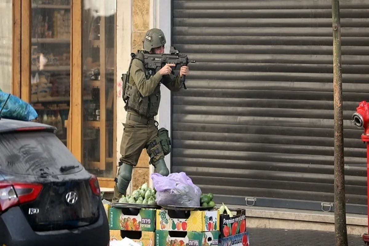 Israeli Regime Forces Raid Refugee Camp near Nablus