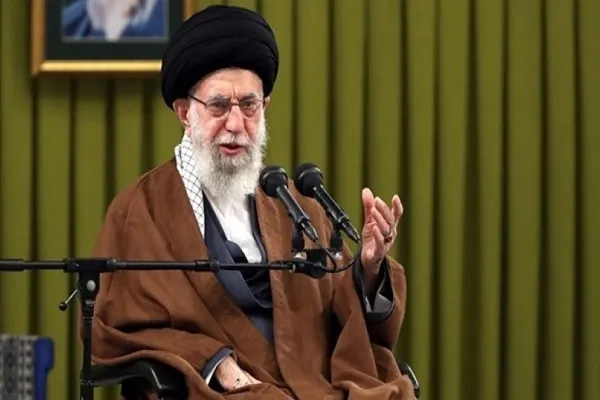 قائد الثورة الإسلامیة الايرانية للعراقيين: نشكركم من أعماق القلب