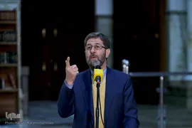 حمید شاه آبادی، معاون صدای سازمان صداوسیما در مراسم بدرقه کاروان قرآنی انقلاب از بارگاه نورانی امام خمینی (ره)