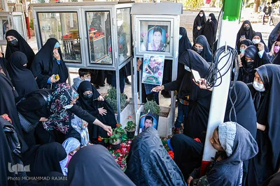 مراسم تشییع پیکر پاک شهید ۱۷ساله مدافع حرم «نجیب حسینی» از رزمندگان تیپ فاطمیون در محلات
