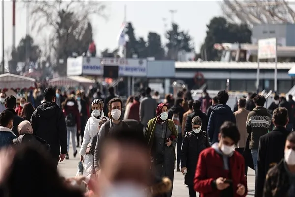 Türkiye'de 15 bin 82 kişinin Kovid-19 testi pozitif çıktı