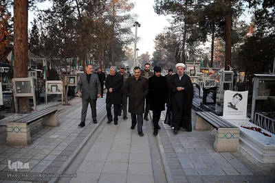 ادای احترام کاروان قرآنی انقلاب به شهدای ۸ سال دفاع مقدس و انقلاب